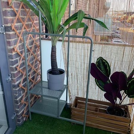 Lovely 1-Bed Serviced Apartment With Free Parking West Thurrock Extérieur photo