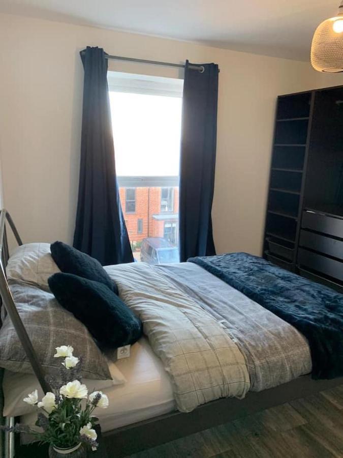 Lovely 1-Bed Serviced Apartment With Free Parking West Thurrock Extérieur photo